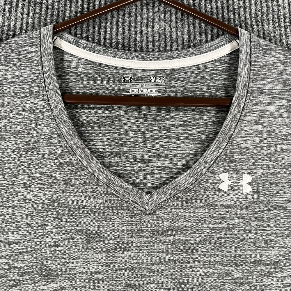 Under Armour Shirt Womens Small Gray Short Sleeve Loose Fit Heat Gear V Neck